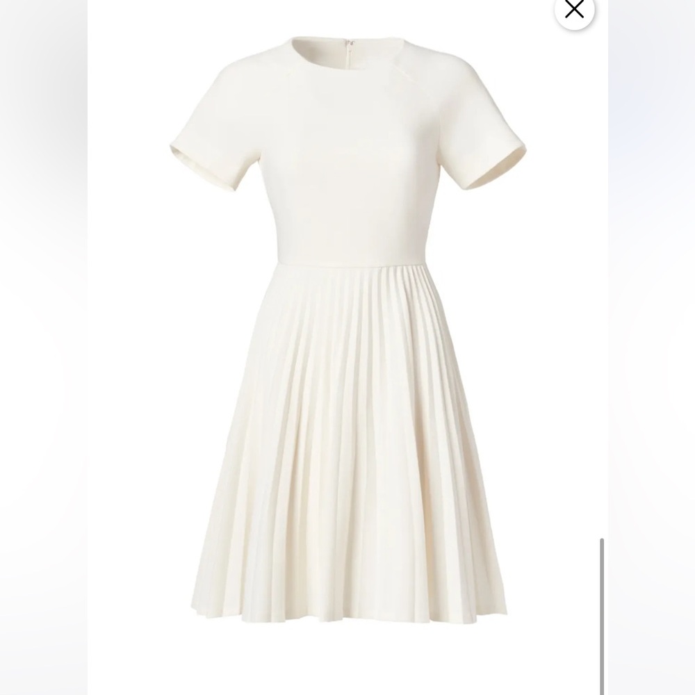 TRINA TURK White Pleated short sleeve dress, good worn condition, size 4, amazin